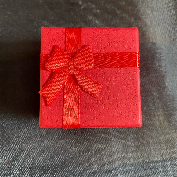 🌹special🌹NWT sisters silvery heart Necklace - Picture 3 of 3